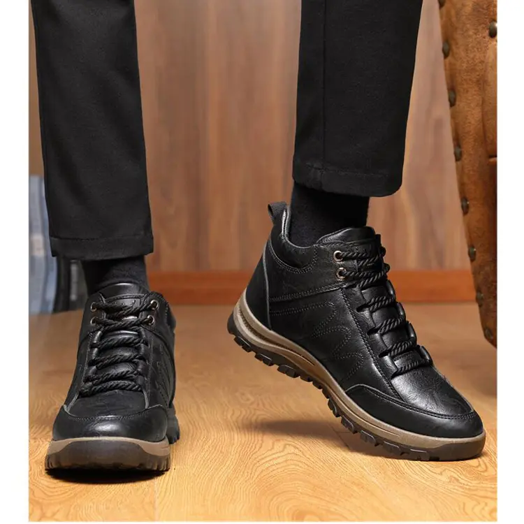China Supplies New Design Anti Slip Cozy Warm Leather Upper Fur Lining Winter Boots For Men